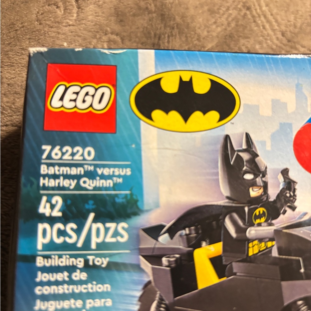 LEGO Batman vs Harley Quinn Building Set - 42pcs 76220 . New ( some wear on box - Picture 2 of 11